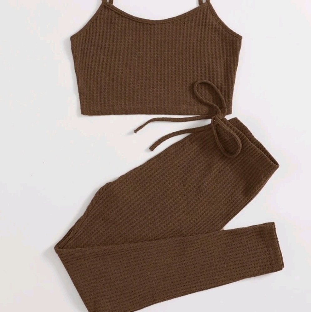 WAFFLE KNIT LEGGING AND CROPPED CAMI SET